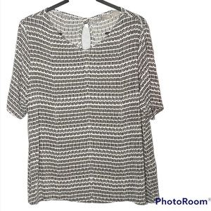 Chico’s Travelers Printed Short Sleeve Top size 2